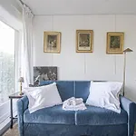 Studio On Garden Level - Sea View