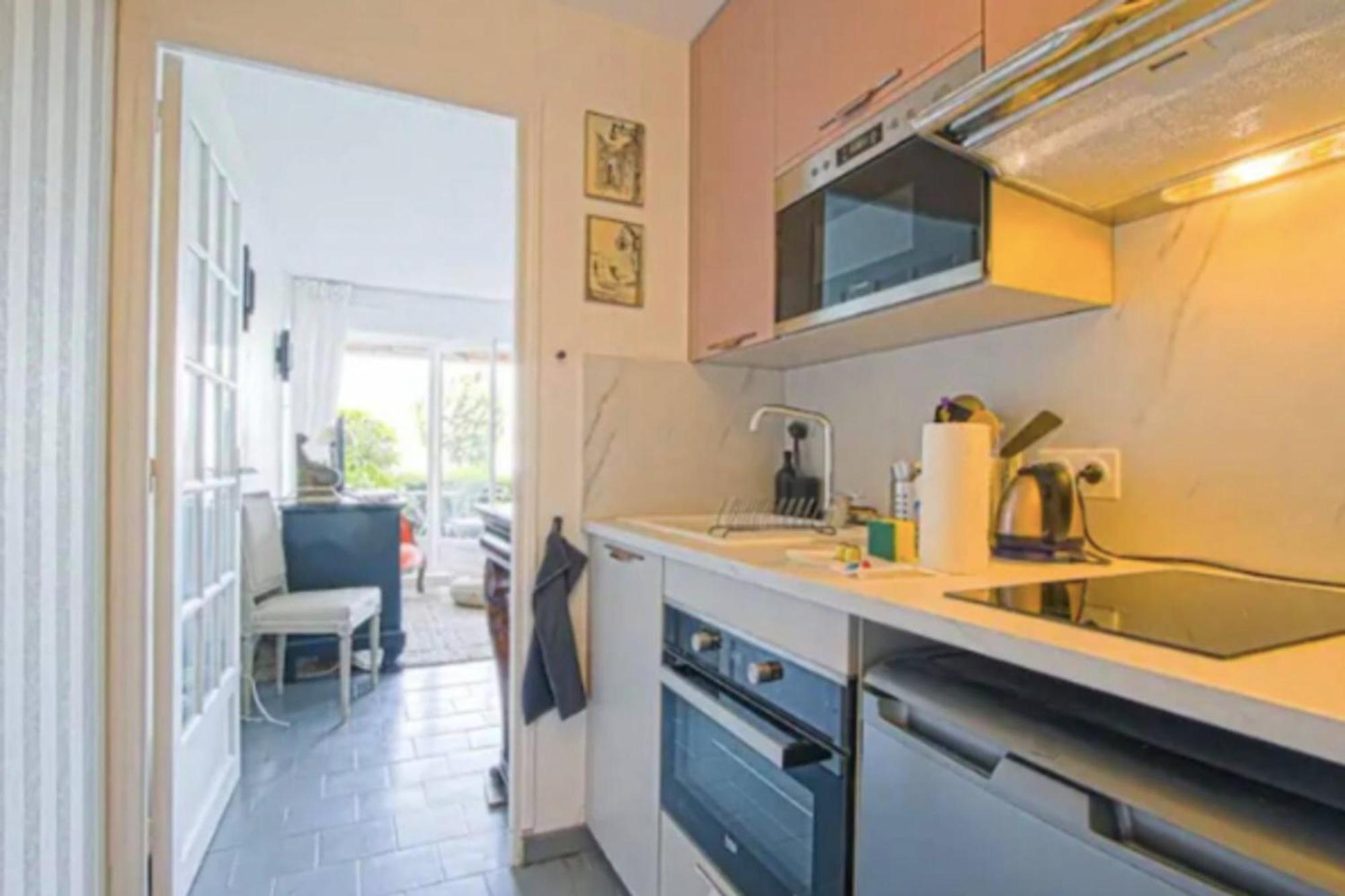 On Garden Level - Sea View